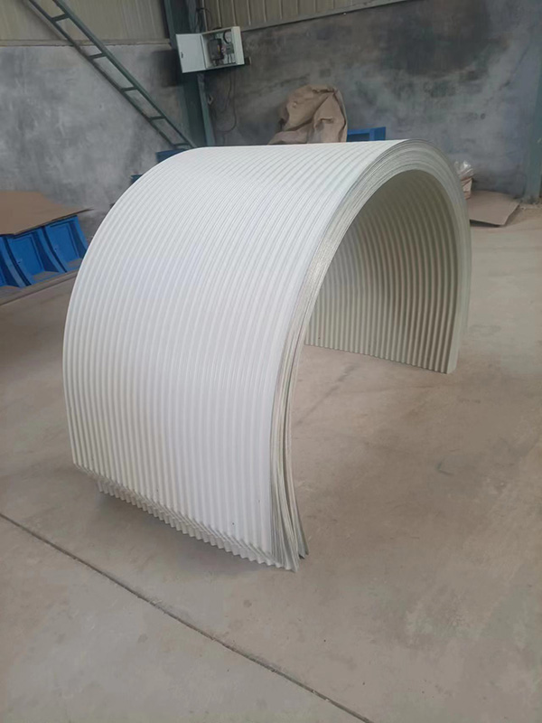  使用输送机防雨罩可减少传送中的损失